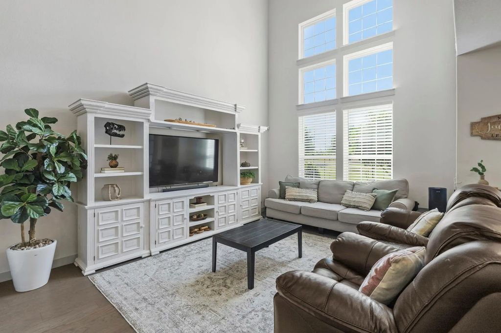 4880 Woodruff Way, Fairview