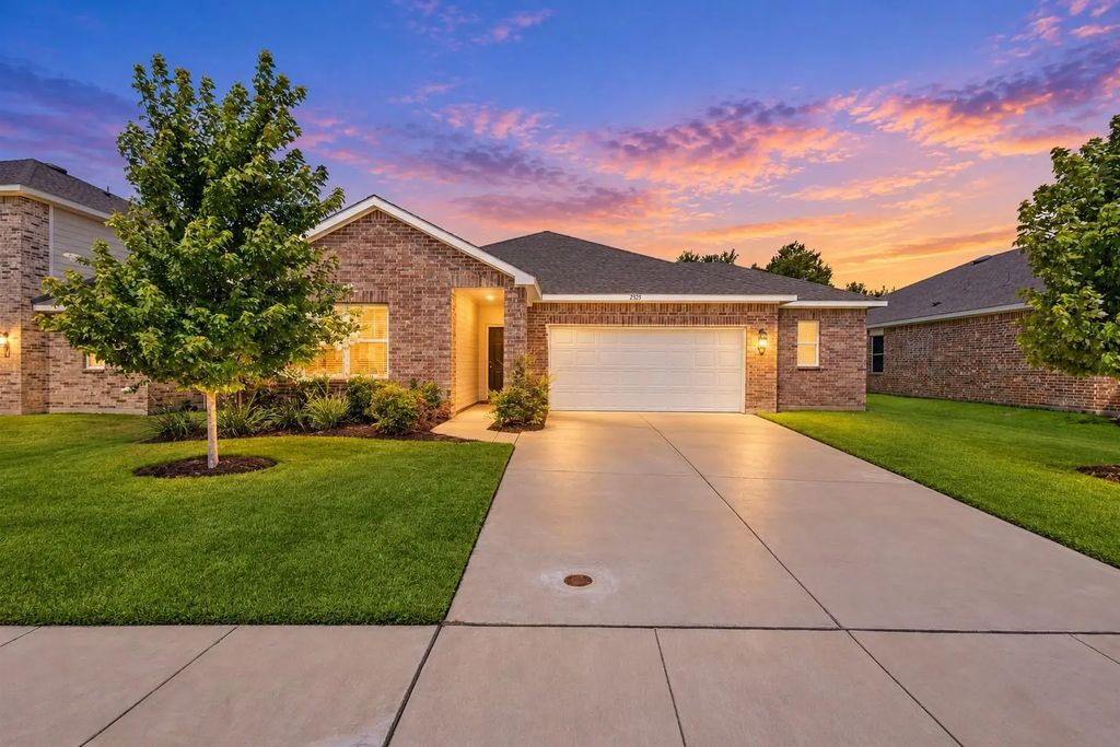 2325 Frio River Road, Glenn Heights