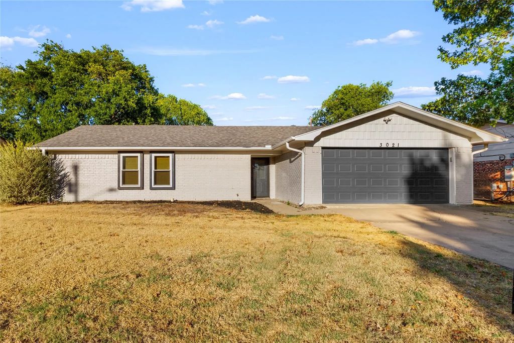 3021 Oakridge Drive, Corsicana