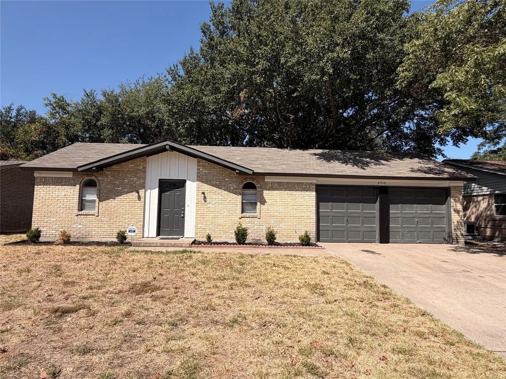 2510 S Fielder Road, Arlington