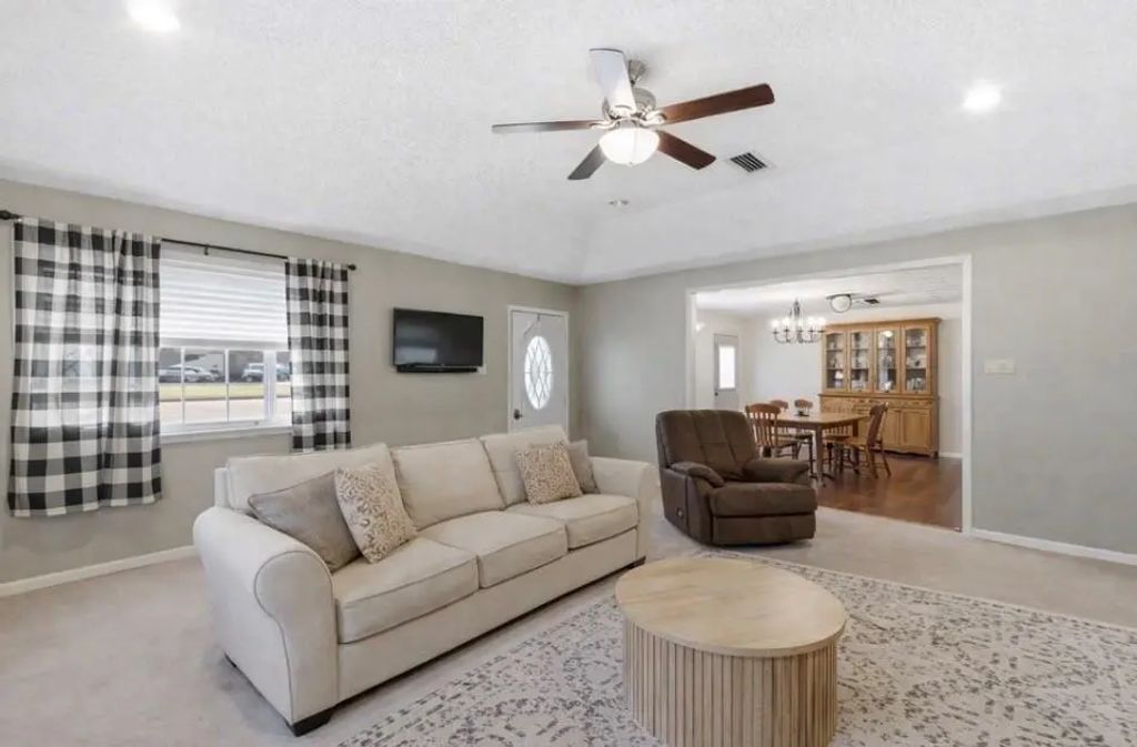 1224 N Texas Street, De Leon