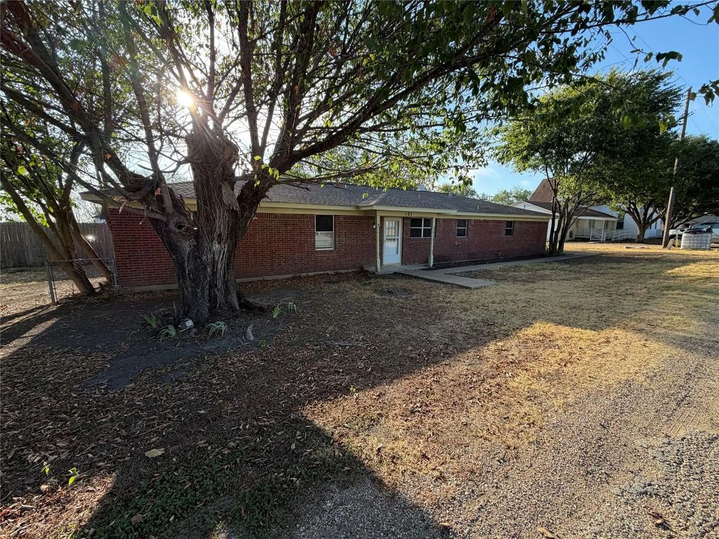 101 5th Street, Forreston