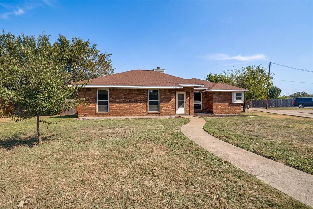 6527 Leasa Court, Sachse