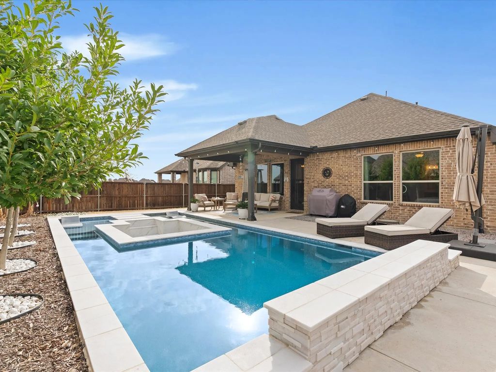 1625 Windflower Drive, Aubrey