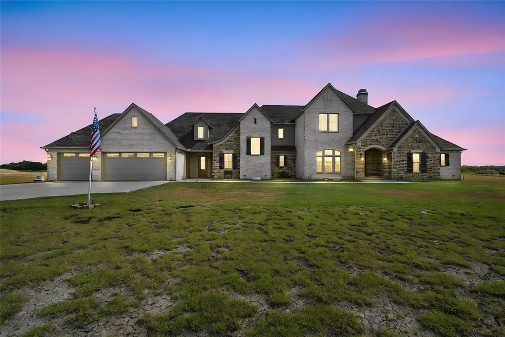 1180 Wiggins Road, Maypearl
