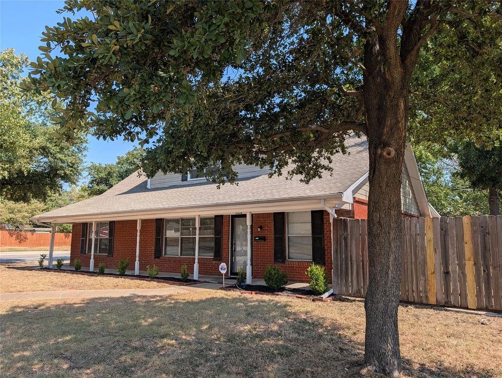2558 Duringer Road, Fort Worth