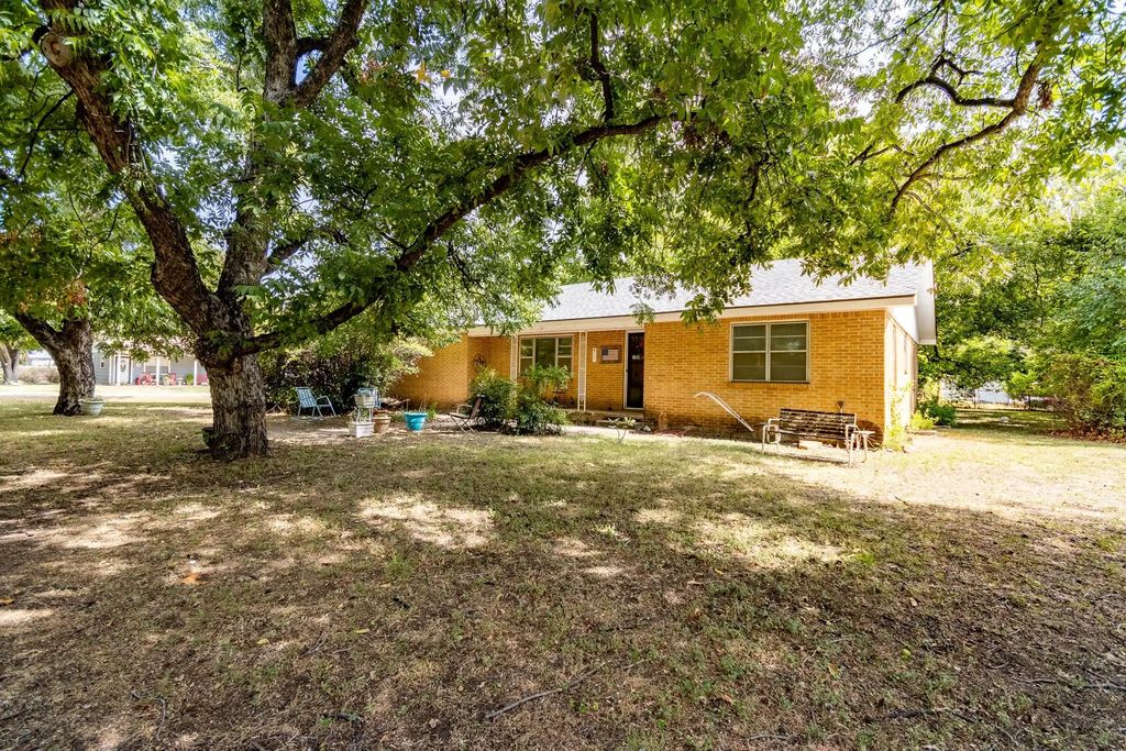 203 Bowie Street, Clyde