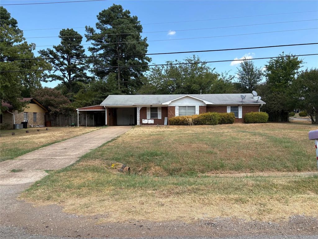 4435 Pine Mill Road, Paris