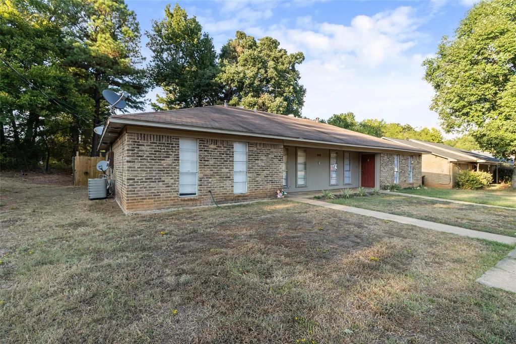 309 Blake Drive A, Longview