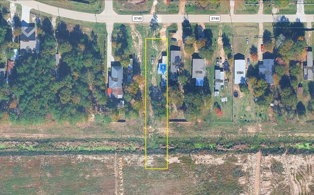 1688 County Road 3405, Cleveland