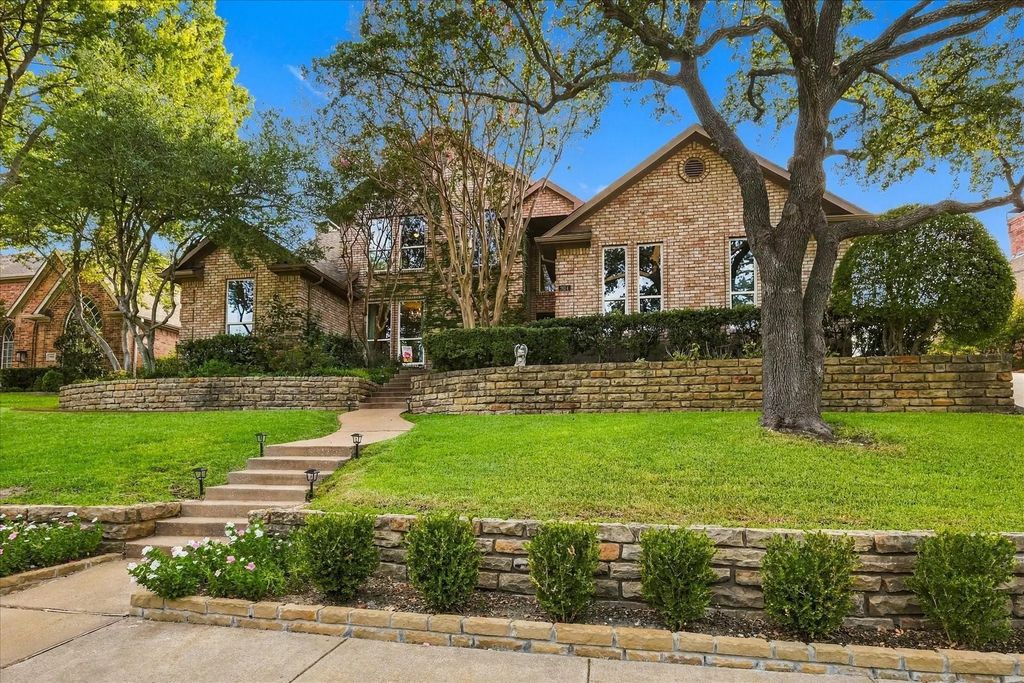 904 Hills Creek Drive, McKinney