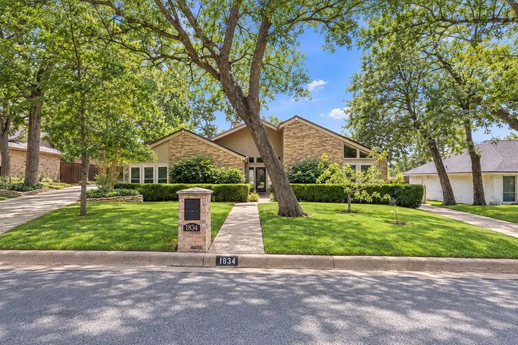 1834 Rhinevalley Drive, Arlington
