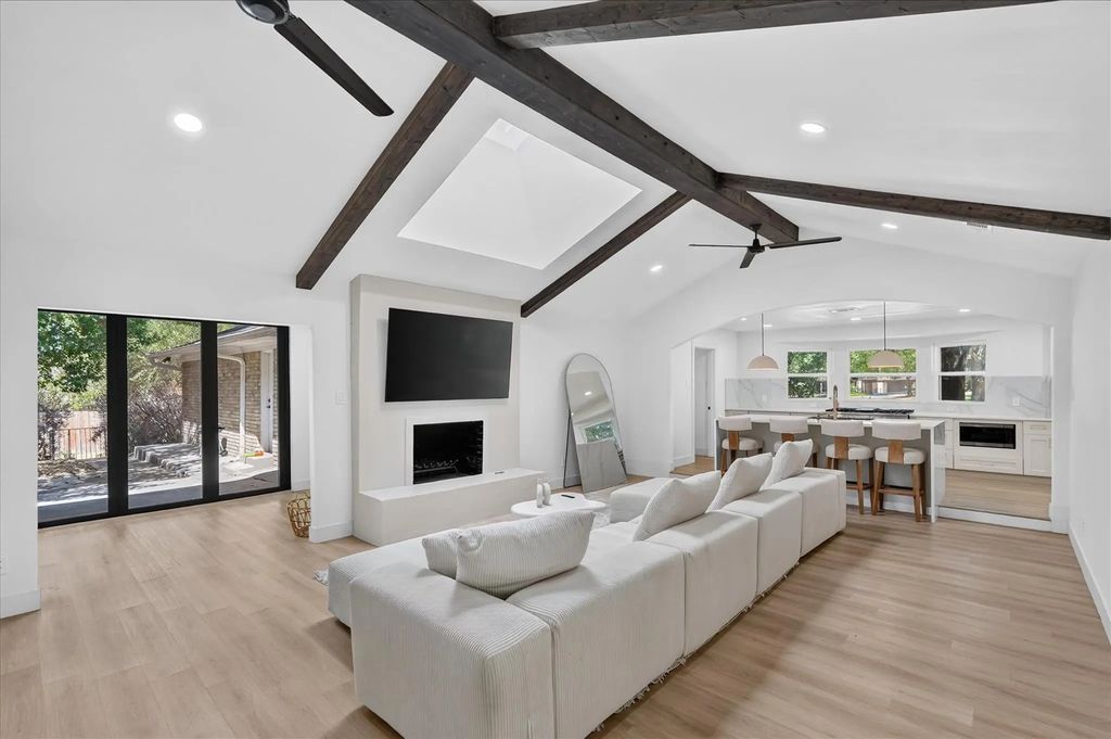 1513 Carriage Lane, Garland