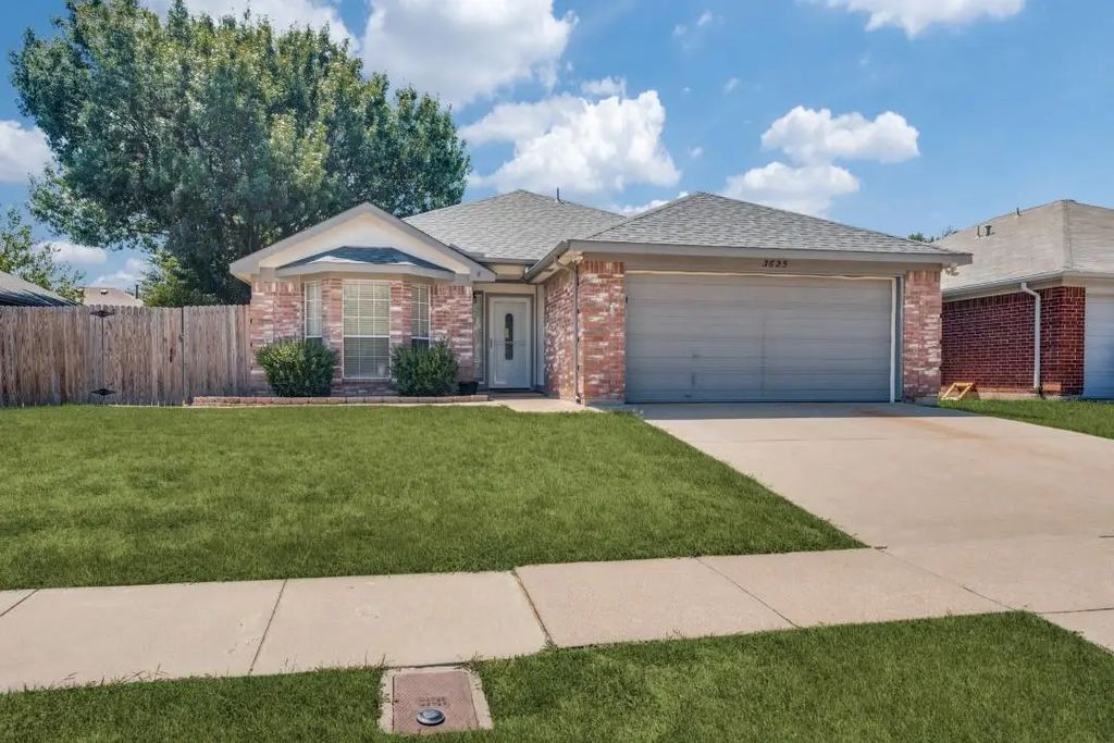 3625 Garden Springs Drive, Fort Worth