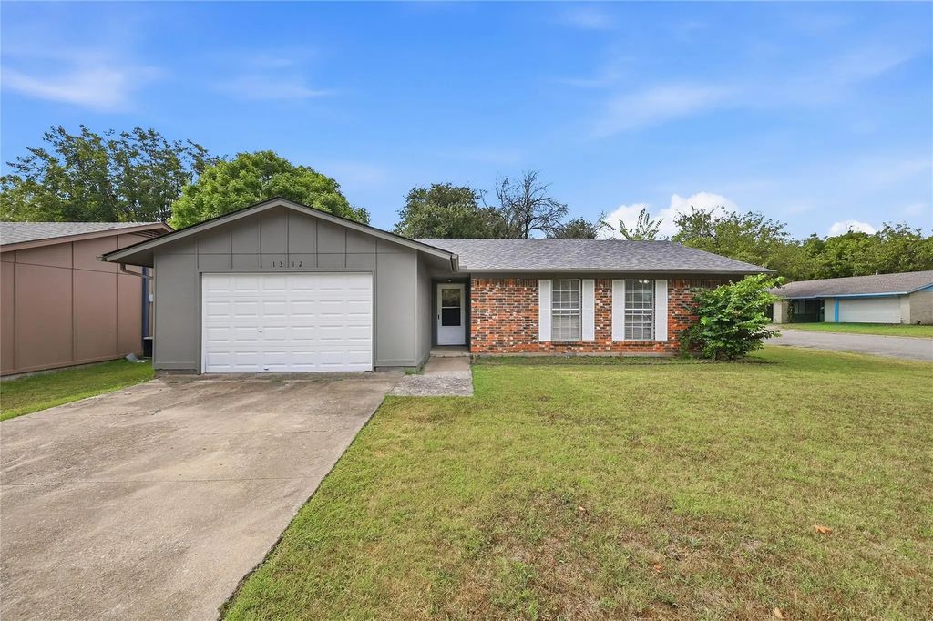 1312 Churchill Way, Sherman