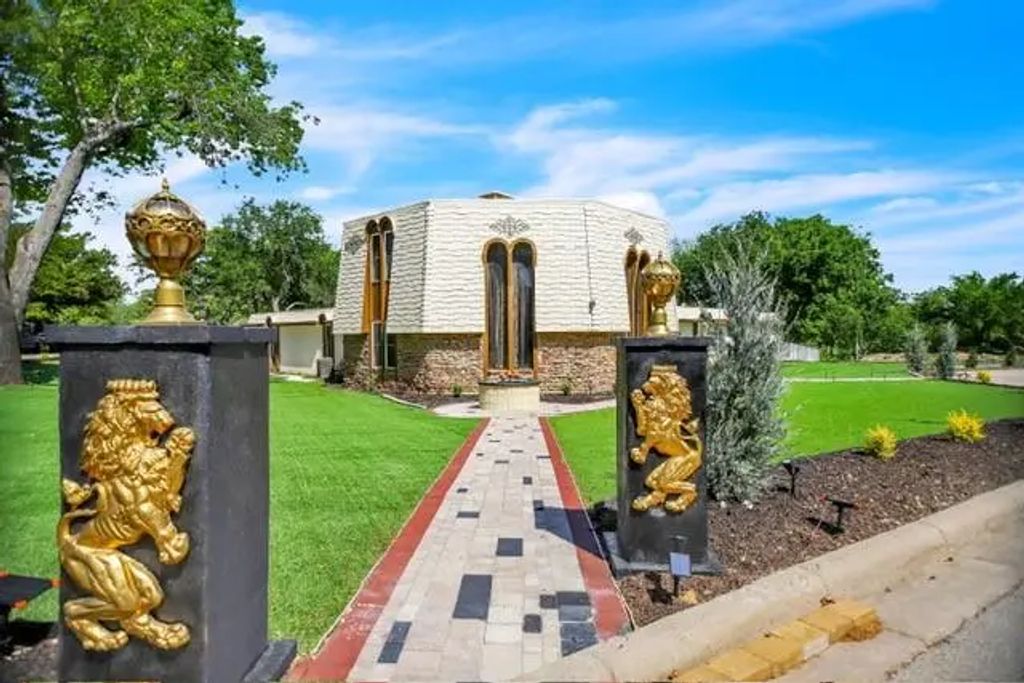 504 Cholla Court, Fort Worth