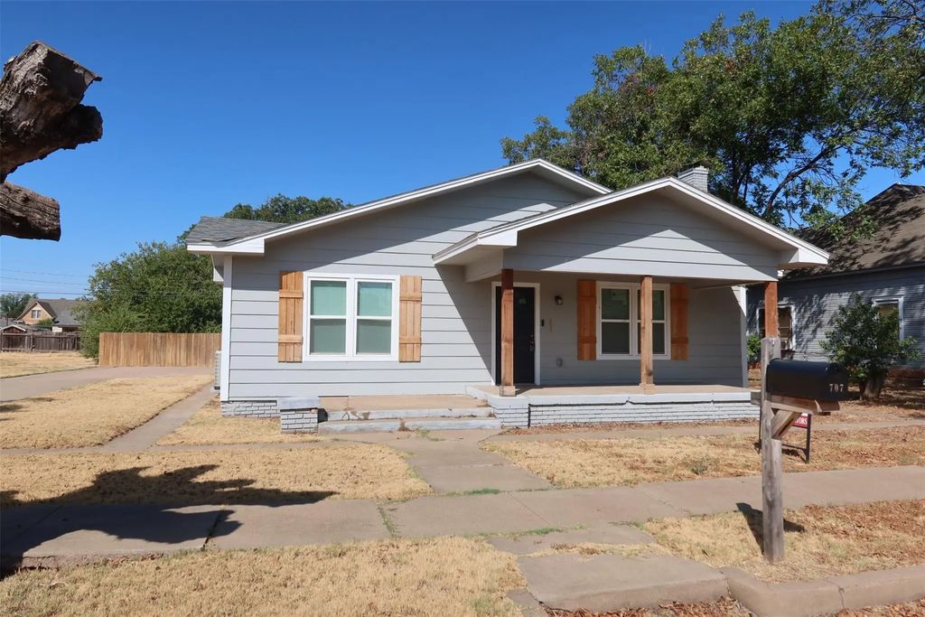 707 N Foley Street, Seymour