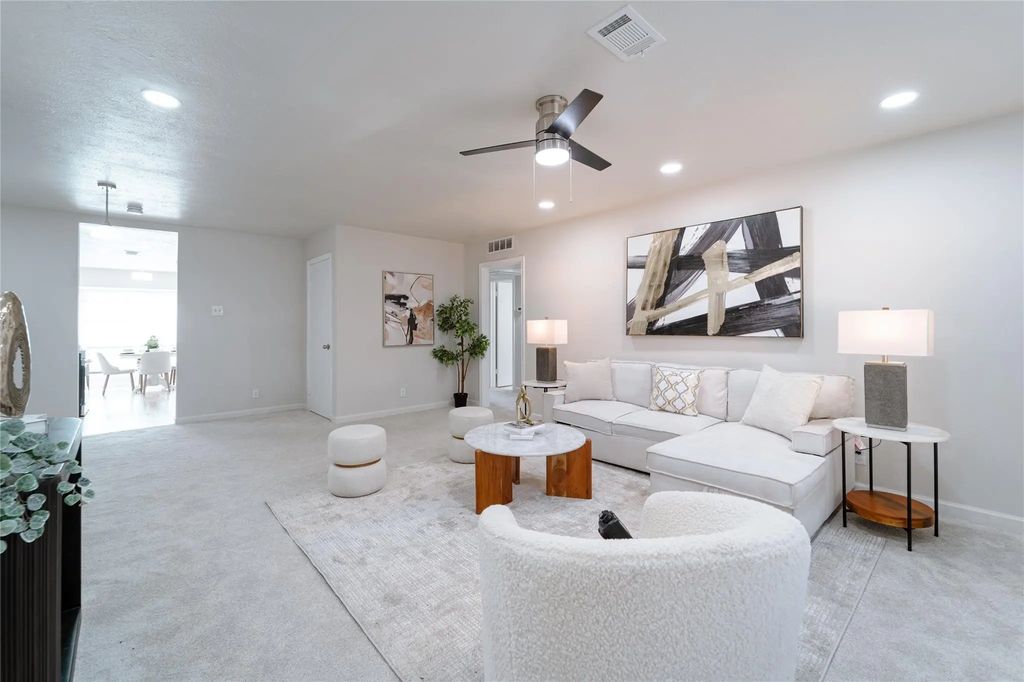 10017 Regal Park Lane 205, Dallas