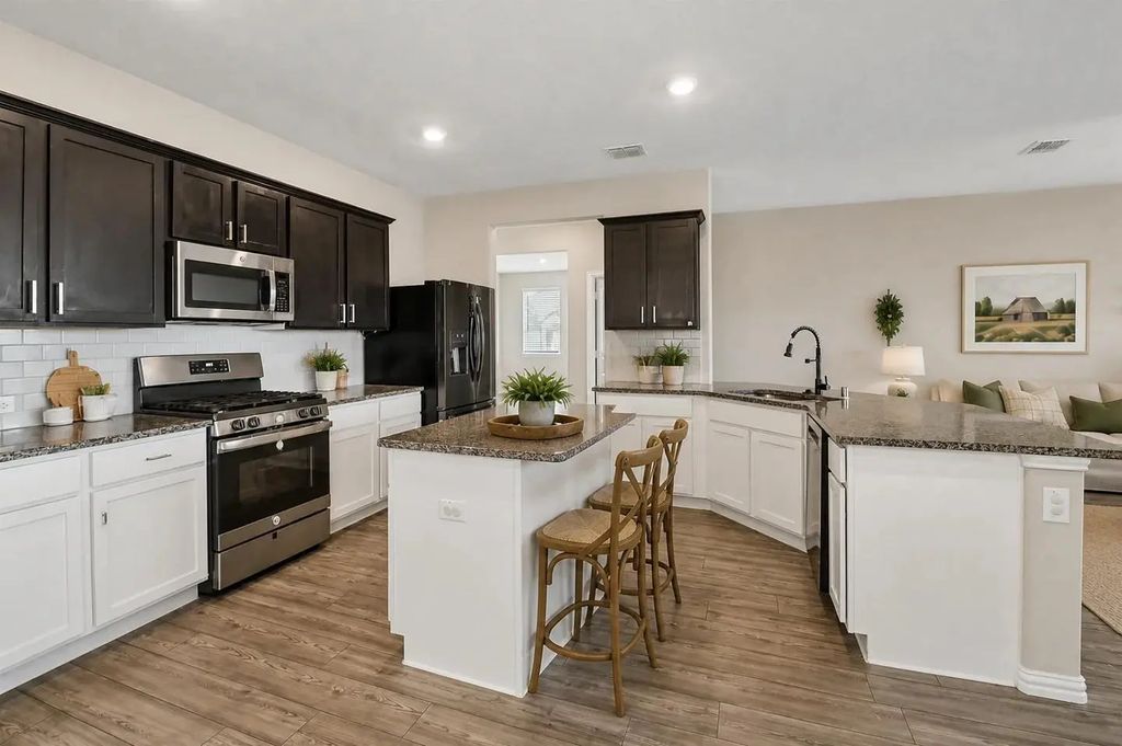 2401 Lemco Drive, Forney