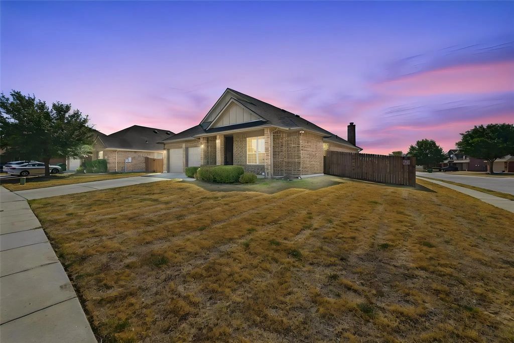 202 Belgian Street, Waxahachie