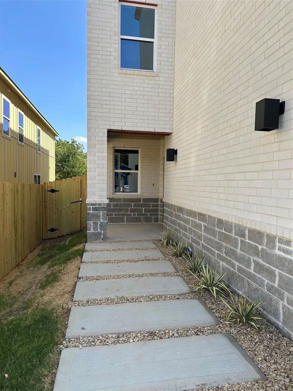 1318 Diceman Avenue, Dallas
