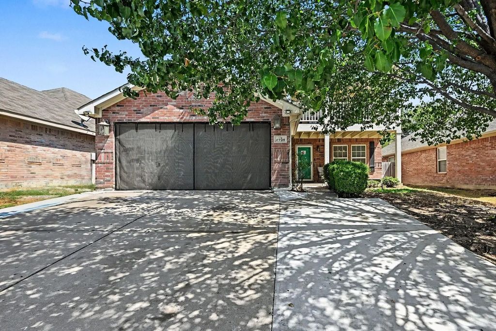 4728 Homelands Way, Fort Worth