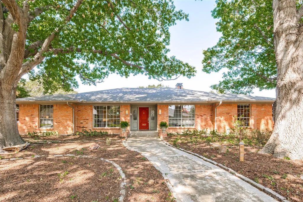 7407 Meadow Oaks Drive, Dallas