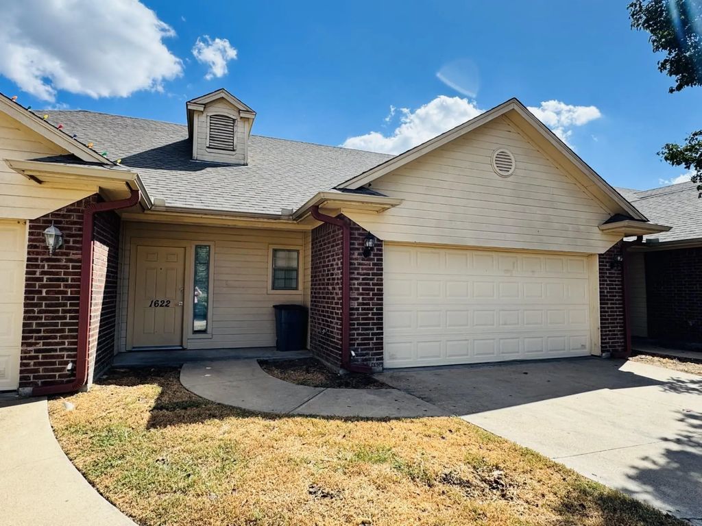 1622 Summer Hill Court, Granbury