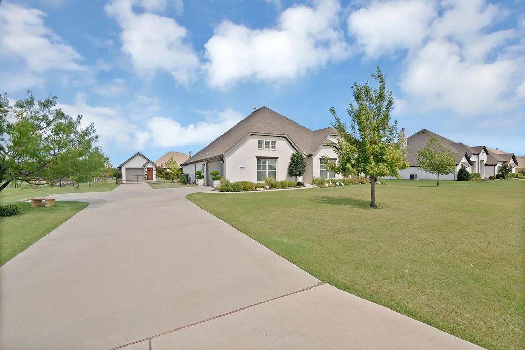 1110 Denton Creek Drive, Justin