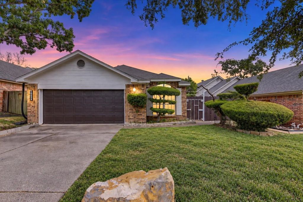 10634 Tall Oak Drive, Fort Worth