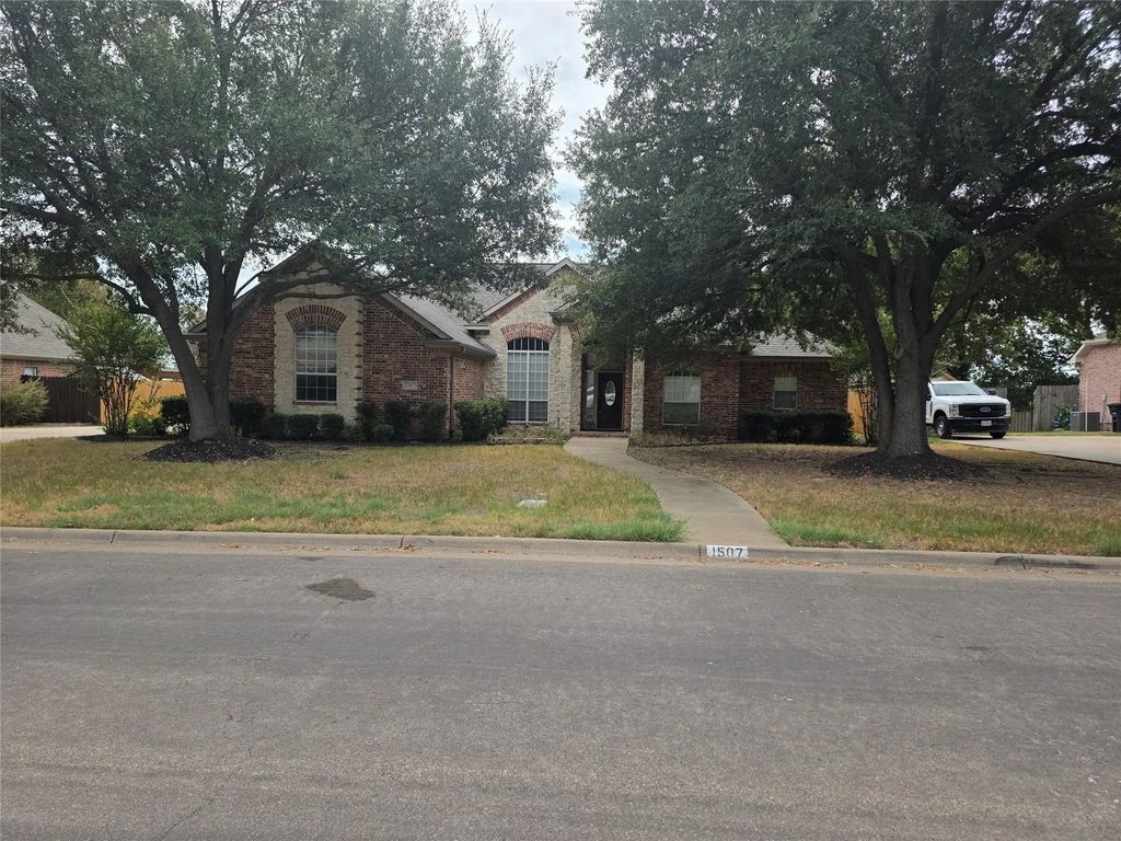 1507 Browning Lane, Cleburne