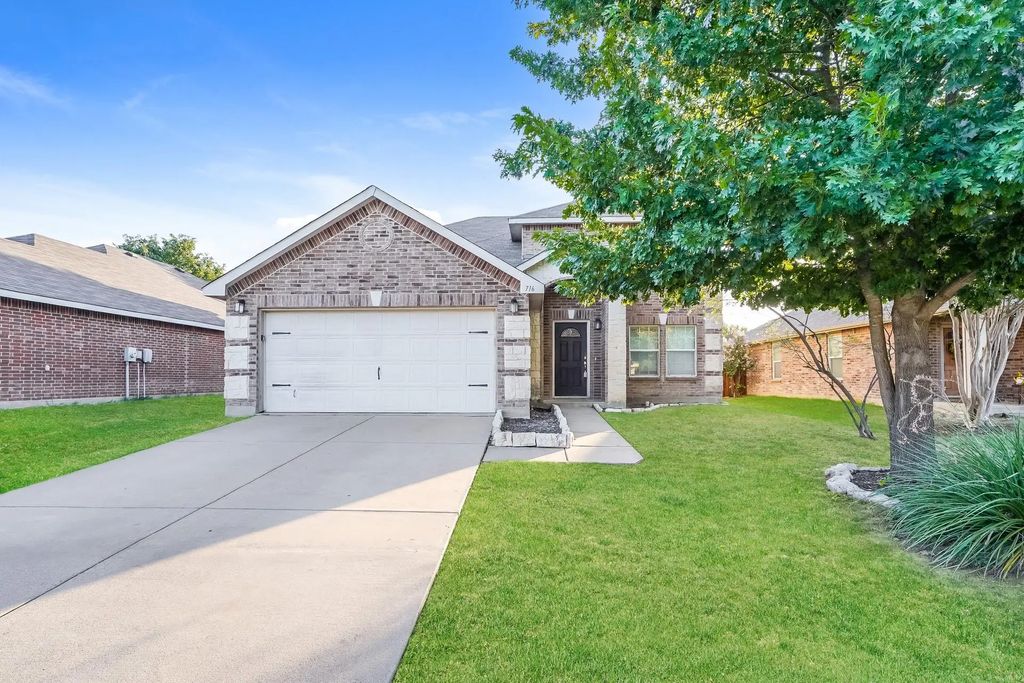 716 Wrigley Drive, Burleson