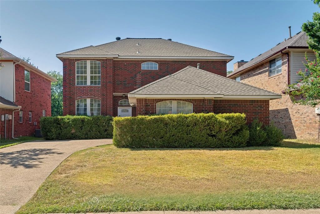 8914 Greenwood Trail, Rowlett