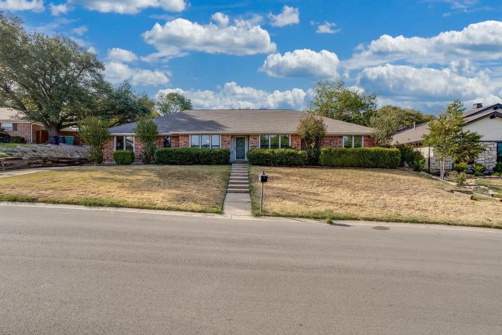 7717 Woodside Hill, Fort Worth