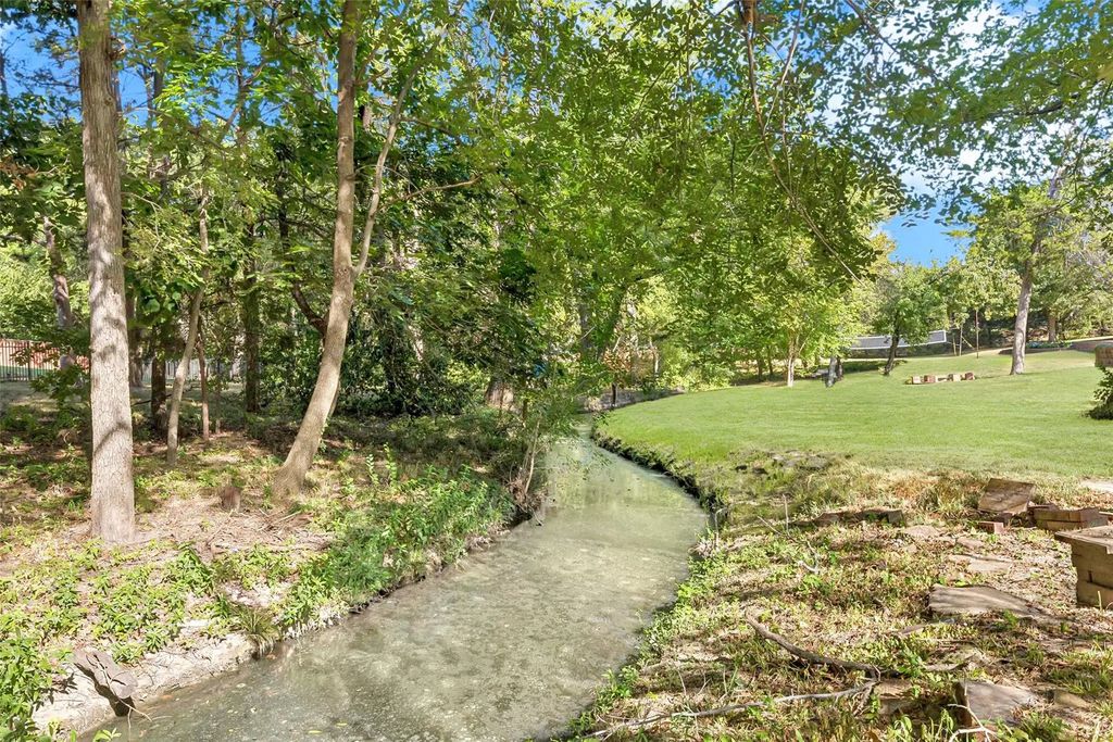 902 Glen Meadow Court, Garland
