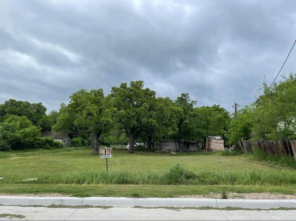 916 W Moss Street, Eastland