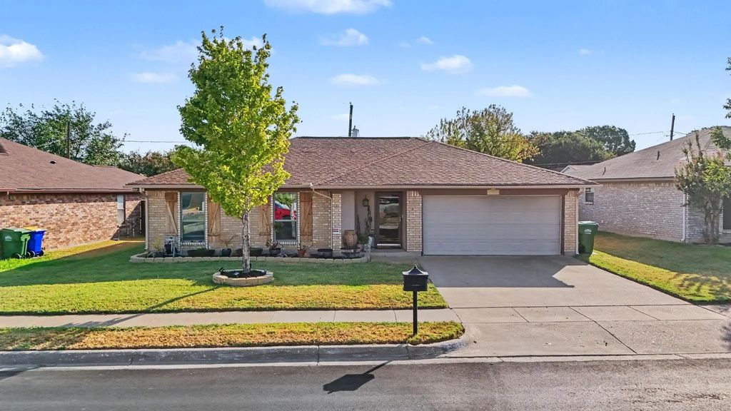 7624 Maplehill Road, Watauga