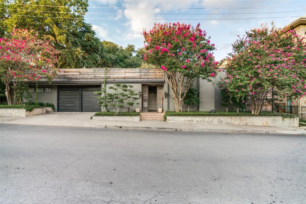 3610 Congress Avenue, Dallas
