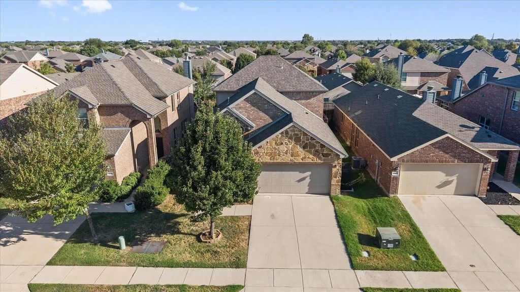 8825 Deadwood Lane, Aubrey