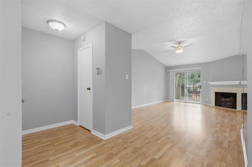 2120 El Paseo Street 206, Houston