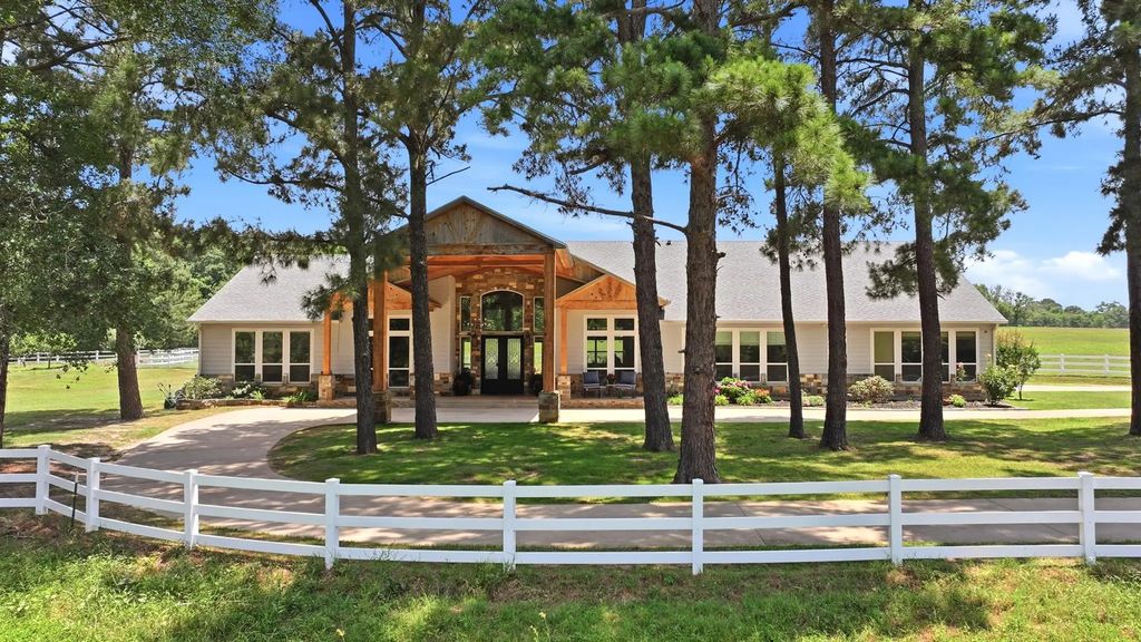 1357 County Road 3504, Bullard