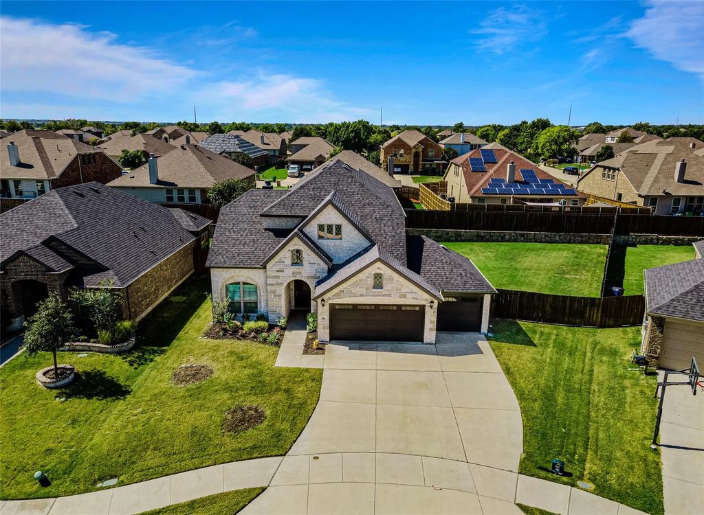216 Cow Hand Drive, Waxahachie