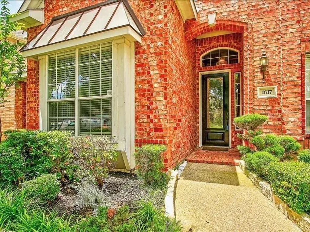 1617 Thompson Drive, Carrollton