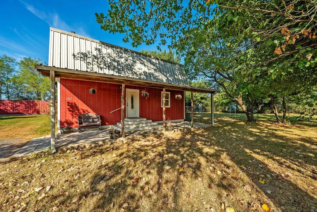 267 Delphia Drive, Denison