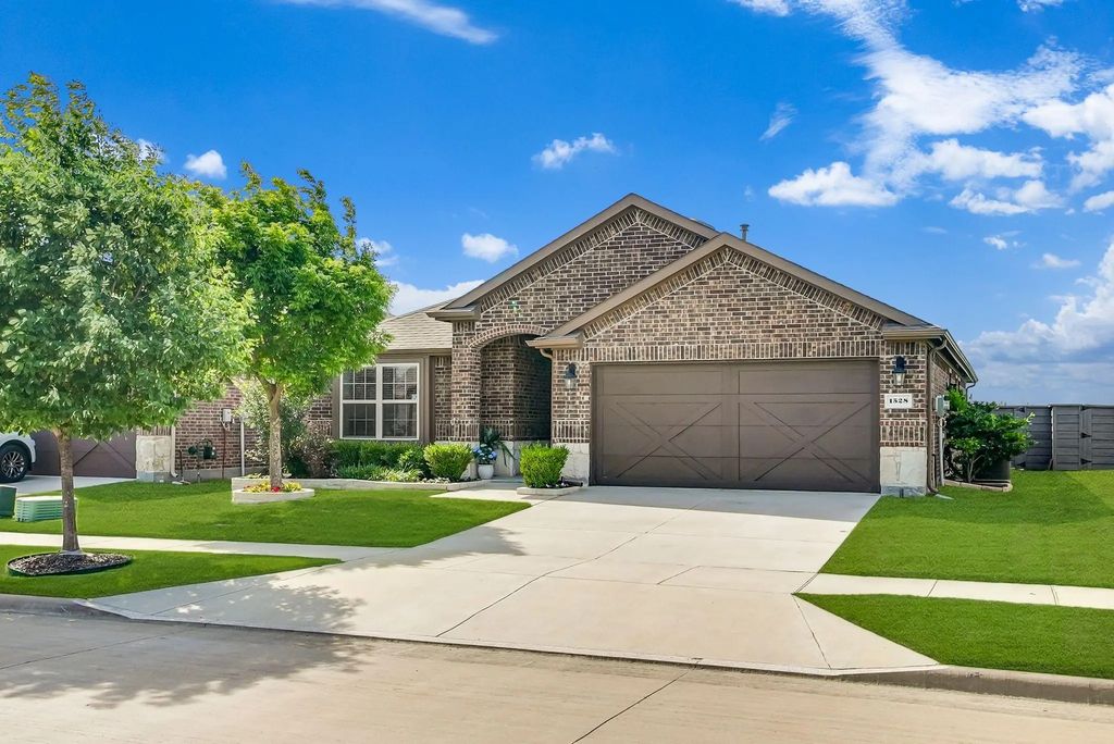 1528 Grassy Knoll Trail, Little Elm