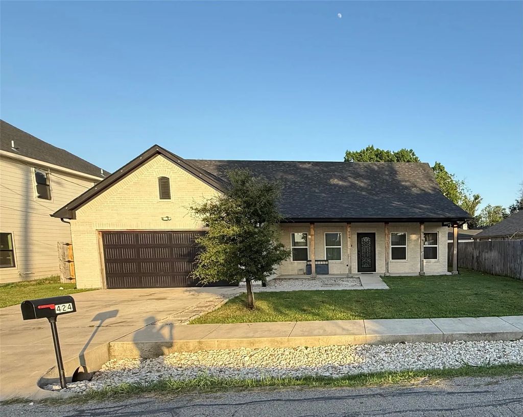 424 N Mcgraw Street, Forney