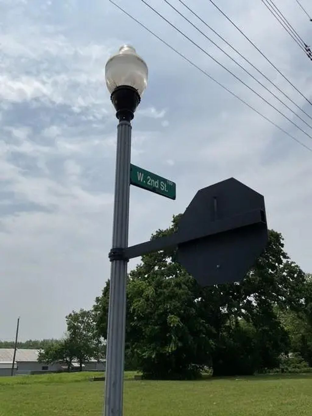 123 N Main Street, Bonham
