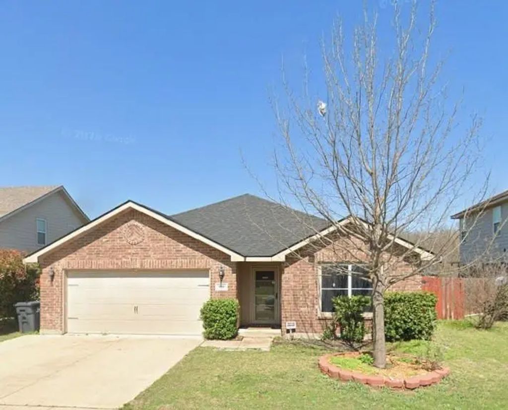 909 Penny Royal Court, Arlington