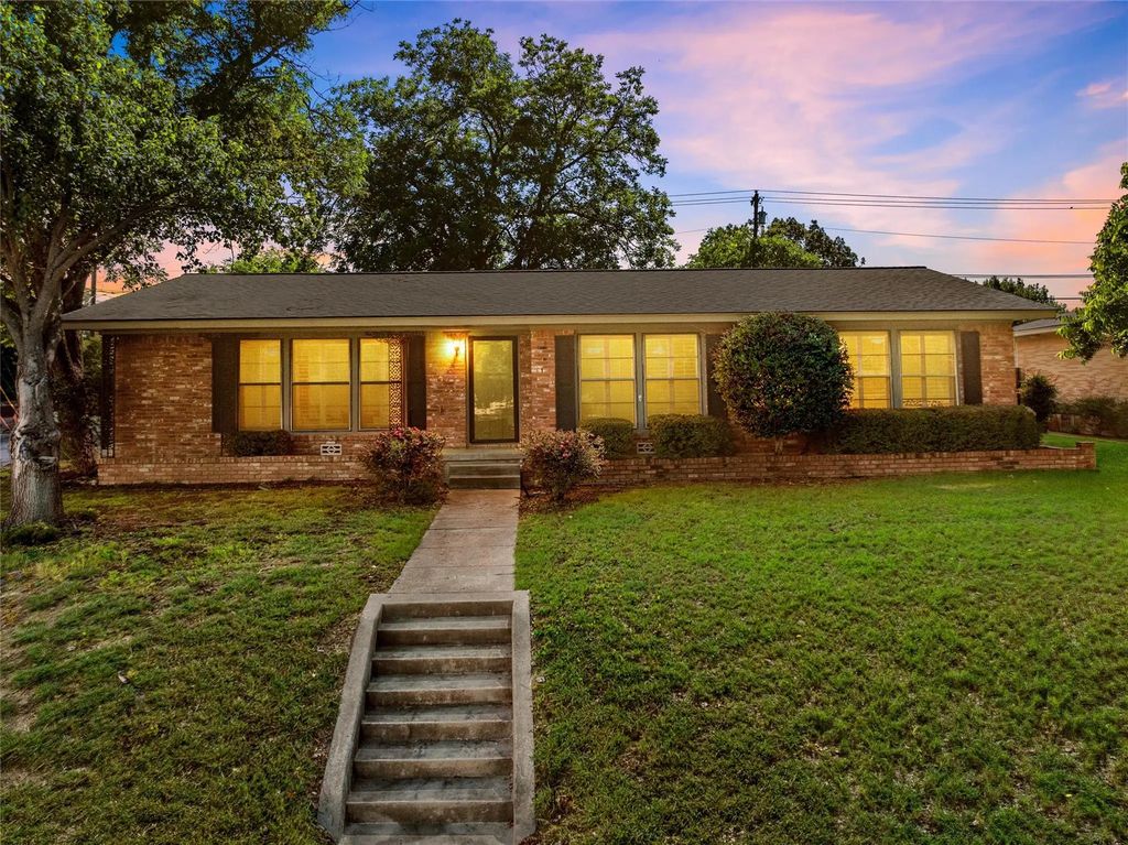 2349 Mount Carmel Drive, Waco