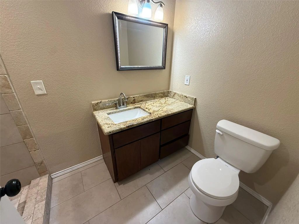 101 Donna Street, Alvarado